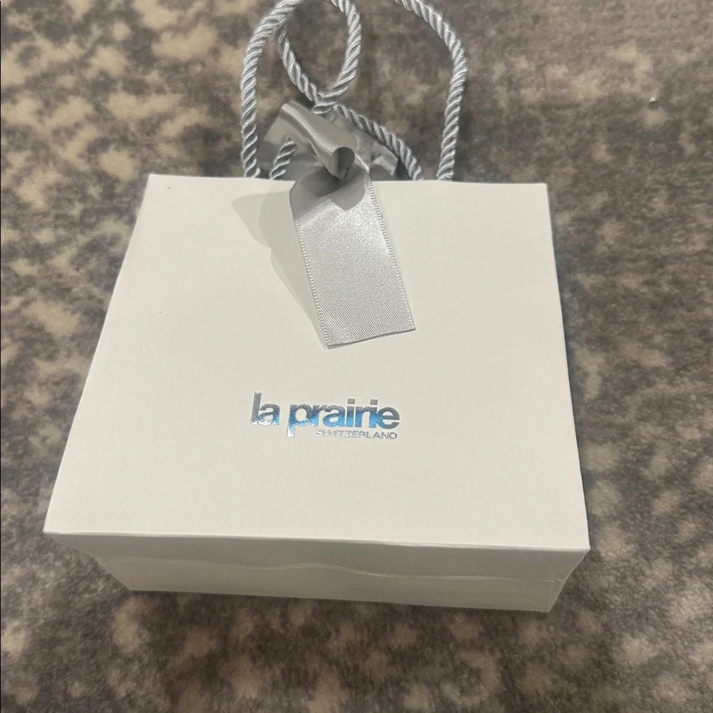 LA PRAIRIE BAG, 3 CAVIAR SLEEP MASK 1 JAR 2 TUBES